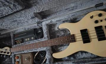 Washburn force B40EQ 80's zeer net beschikbaar voor biedingen