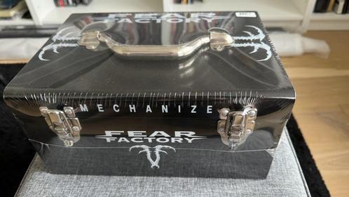 CD - Fear Factory - Mechanize - Limited Tool Box [Sealed], Cd's en Dvd's, Cd's | Hardrock en Metal, Nieuw in verpakking, Boxset