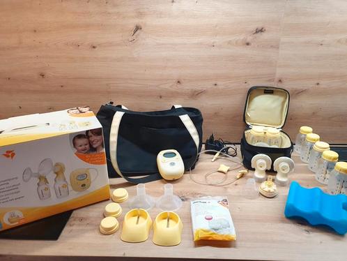 Medela Freestyle dubbele borstkolf met accessoires &draagtas, Kinderen en Baby's, Babyvoeding en Toebehoren, Gebruikt, Borstkolf
