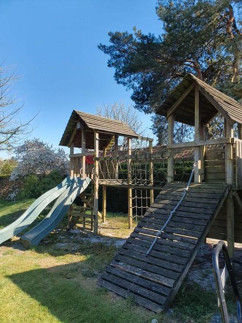 Speelhuis met brug, Kinderen en Baby's, Speelgoed | Buiten | Speelhuisjes, Gebruikt, Hout, Ophalen