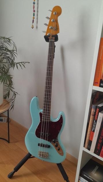 Basgitaar Squier Classic Vibe Jazz Bass in nieuwstaat, Musique & Instruments, Instruments à corde | Guitares | Basses, Enlèvement