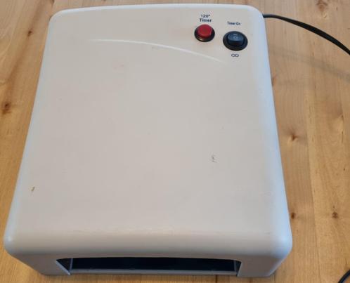 Nagellamp - nageldroger, Elektronische apparatuur, Persoonlijke Verzorgingsapparatuur, Zo goed als nieuw, Hand- en Voetverzorging