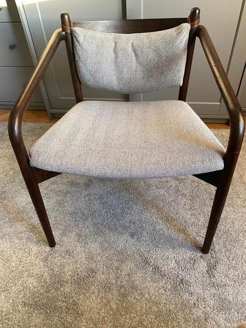 Scandinavische vintage fauteuil — gebogen hout en chique kus beschikbaar voor biedingen