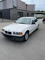 Bmw 316i 1992 110000km, Auto's, BMW, 4 deurs, 4 cilinders, Wit, Grijs