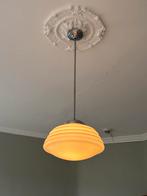 Art Deco hanglamp met een opaalglazen kap., Ophalen, Zo goed als nieuw, Metaal