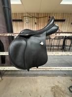 Zwart Bates veelzijdigheidszadel 17 inch, Dieren en Toebehoren, Paarden en Pony's | Zadels, Ophalen, Gebruikt, Recreatie