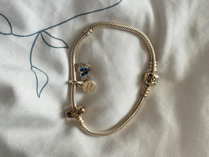 Bracelet Pandora original en argent 925 avec charms, Bijoux, Sacs & Beauté, Bracelets, Comme neuf, Argent, Argent, Avec bracelets à breloques ou perles