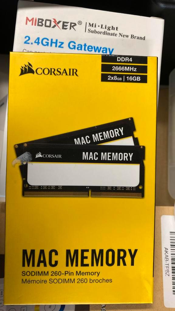 Corsair CMSA16GX4M2A2666C18, Computers en Software, RAM geheugen, Zo goed als nieuw, Desktop, 16 GB, DDR4, Ophalen