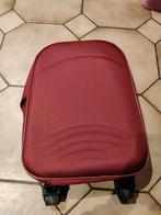 Rode valies met wieltjes, reistas en toiletzak, Handtassen en Accessoires, Koffers, Wieltjes, Ophalen of Verzenden, Zo goed als nieuw