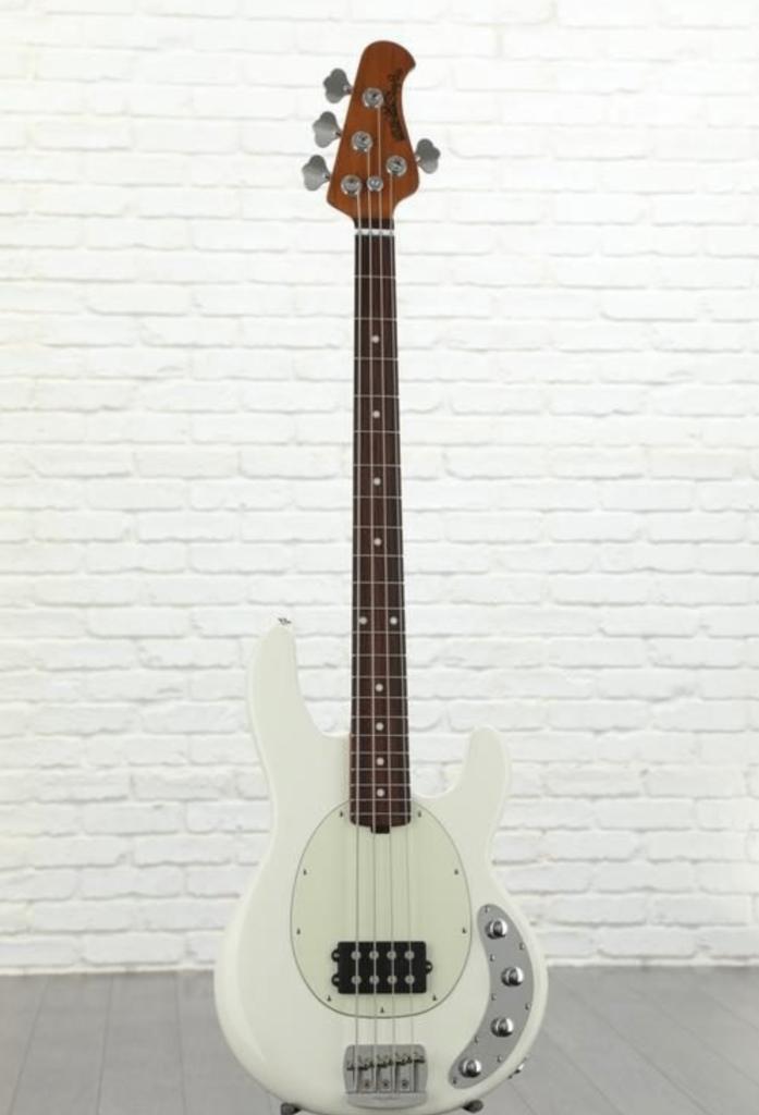 Ernie Ball Music Man StingRay Special 4H, Muziek en Instrumenten, Snaarinstrumenten | Gitaren | Bas, Nieuw, Elektrisch, Ophalen