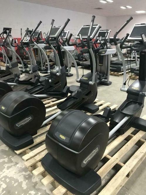 Vélo elliptique Technogym Synchro Excite OPHEF, Sports & Fitness, Équipement de fitness, Comme neuf, Bras, Jambes, Pectoraux, Abdominaux