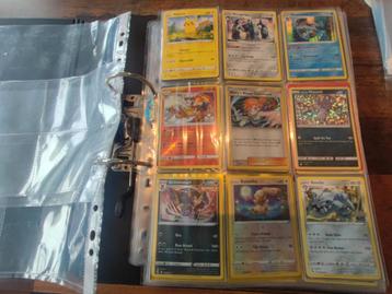 Map met +- 350 Pokemon kaarten 19 sleeve paginas ultra pro