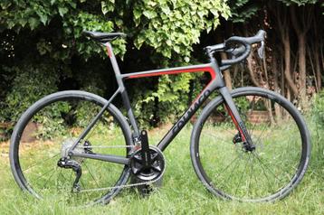 Colnago V3 NEUF Di2 12v Disc Taille 56 beschikbaar voor biedingen