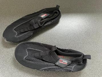 Zwarte waterschoenen Scuba P38 beschikbaar voor biedingen