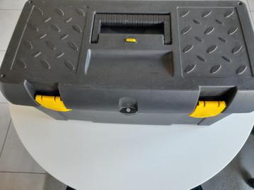 gereedschapskoffer beschikbaar voor biedingen