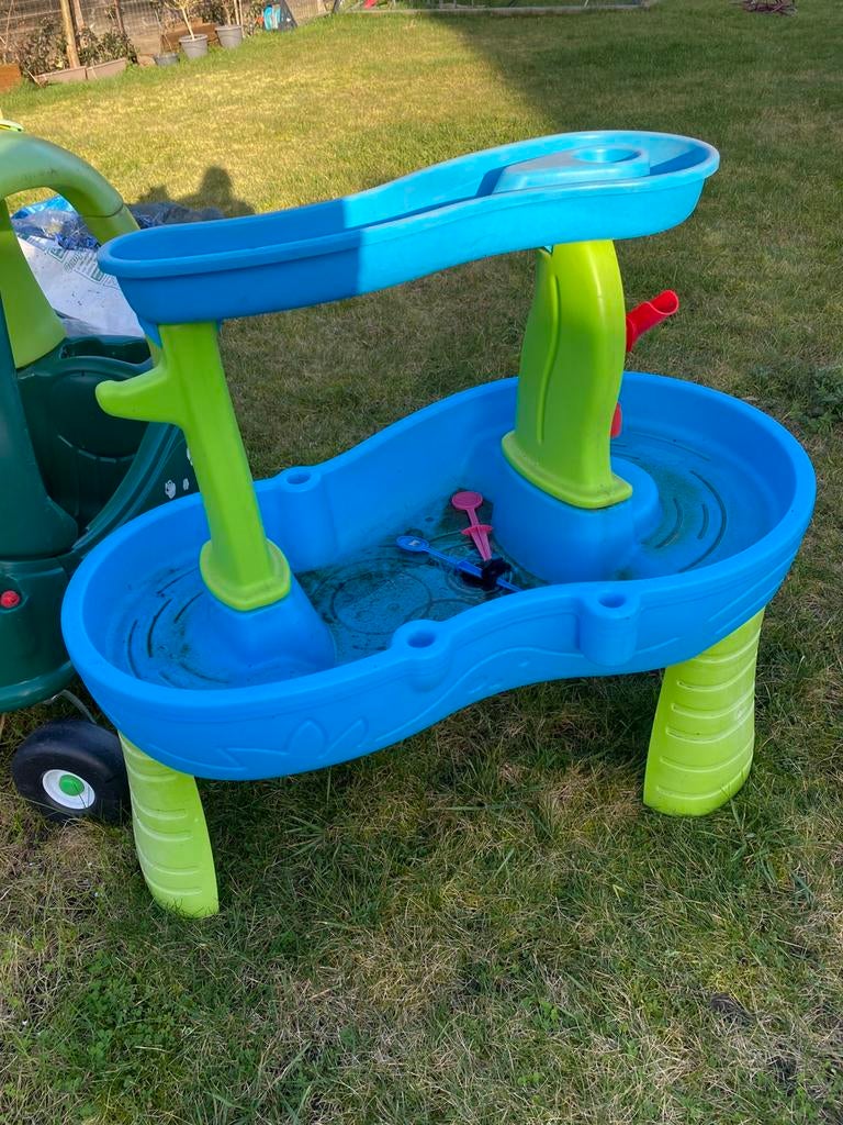 Table d’eau pour enfants, Enlèvement, Utilisé