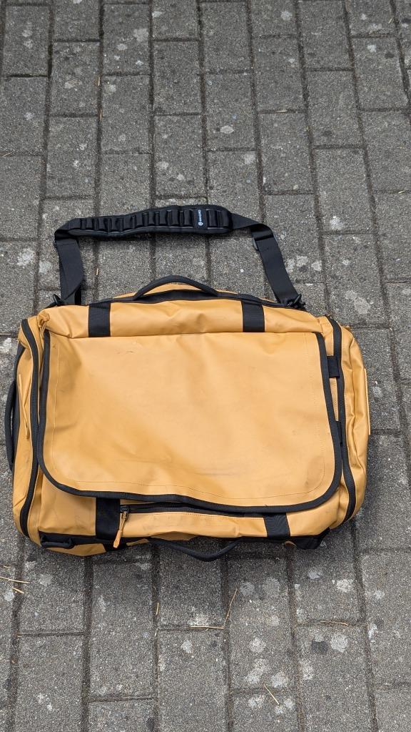 WANDRD CARRYALL Duffel Dallol Yellow 60L, Handtassen en Accessoires, Tassen | Reistassen en Weekendtassen, Zo goed als nieuw, Geel