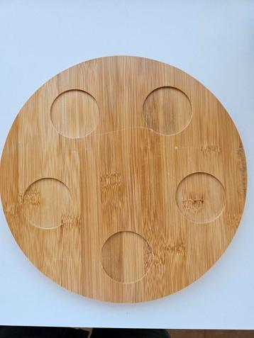 Houten plateautjes beschikbaar voor biedingen