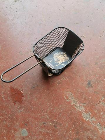 Mini frietketel beschikbaar voor biedingen