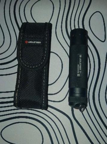 Ledlenser T2 zaklamp – werkt perfect + hoes inbegrepen  beschikbaar voor biedingen