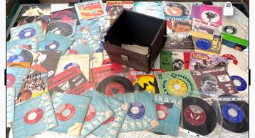 Set singles 45-toeren (55 stuks) koffertje juke-box  beschikbaar voor biedingen