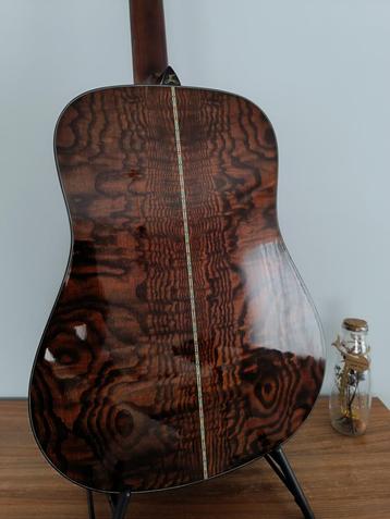 Washburn D46S akoestische gitaar beschikbaar voor biedingen