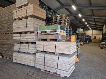 100 m2 Vloerplaten 38 mm dik 180 x 90 cm beschikbaar voor biedingen
