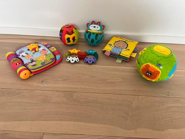 Pakket peuterspeelgoed: merk chicco, skiphop, playgro, vtech, Kinderen en Baby's, Speelgoed | Babyspeelgoed, Nieuw, Ophalen