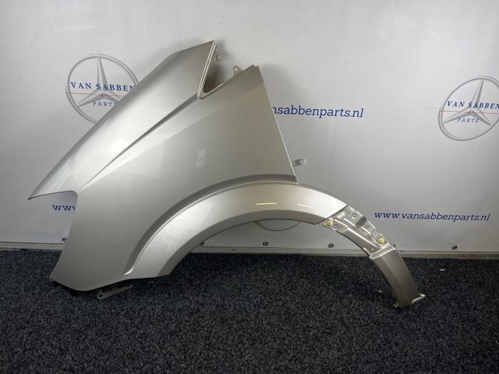 Aile avant gauche d'un Mercedes Sprinter (XXX), Autos : Pièces & Accessoires, Carrosserie & Tôlerie, Mercedes-Benz, Utilisé, 3 mois de garantie