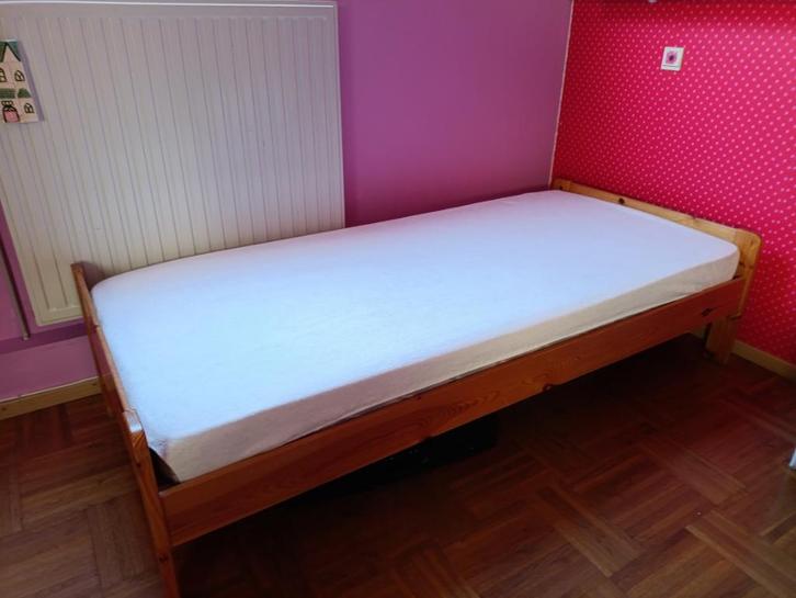 eenpersoonsbed, Huis en Inrichting, Slaapkamer | Bedden, Zo goed als nieuw, Eenpersoons, Overige maten, Hout, Ophalen