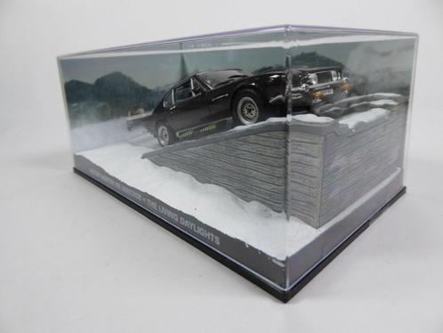 JAMES BOND 007 ASTON MARTIN V8 Vantage 1/43 IXO UH Neuve+Bte, Hobby en Vrije tijd, Modelauto's | 1:43, Nieuw, Auto, Universal Hobbies