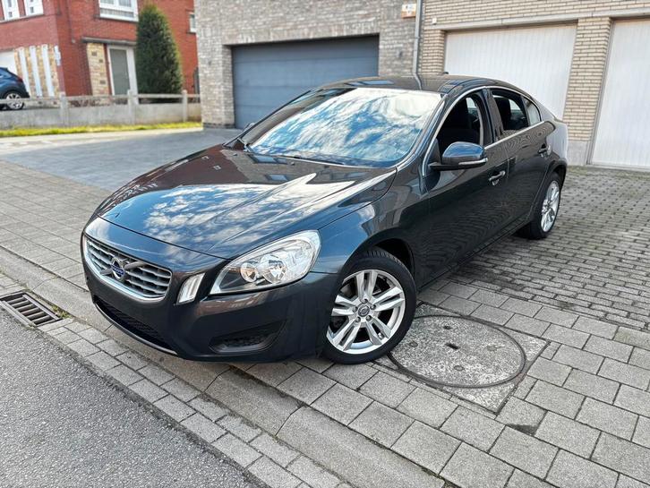 Volvo s60  2,0d.  D3, Autos, Volvo, Particulier, S60, Diesel, Euro 5, Berline, Automatique, Argent ou Gris, Gris, Velours, Traction avant