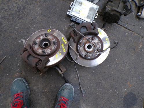 Moyeu avant gauche Ford Fiesta 6 1.4TDCi 50kw 2008-2012, Auto-onderdelen, Ophanging en Onderstel, Ford, Gebruikt, Ophalen