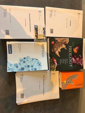 Boeken 1ste bachelor Biomedische Wetenschappen KU Leuven beschikbaar voor biedingen