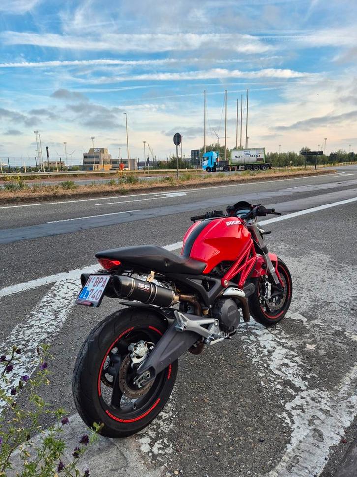 Ducati monster 35kw, Motoren, Motoren | Ducati, Particulier, Sport, 12 t/m 35 kW, 2 cilinders, Minimaal motorrijbewijs A2, LED Verlichting