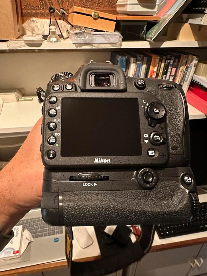 Nikon D7100 kit + grip Nikon + 2 Sd 32 GB, Audio, Tv en Foto, Fotocamera's Digitaal, Zo goed als nieuw, Nikon, Ophalen of Verzenden