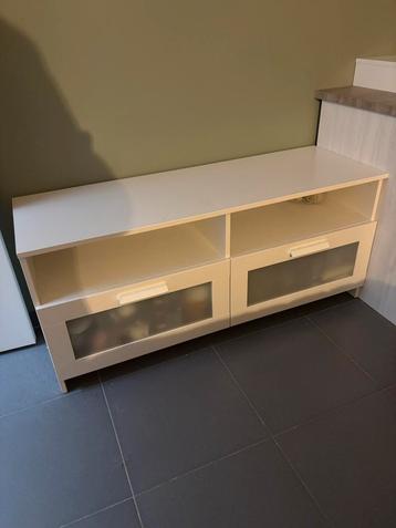 Witte tv meubel beschikbaar voor biedingen