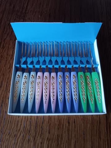 12 Vintage vorkjes beschikbaar voor biedingen