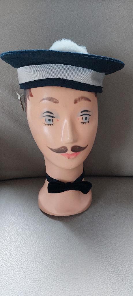 Nieuw vintage marineblauw 'matrozenhoedje' met witte pompon, Antiek en Kunst, Curiosa en Brocante, Verzenden