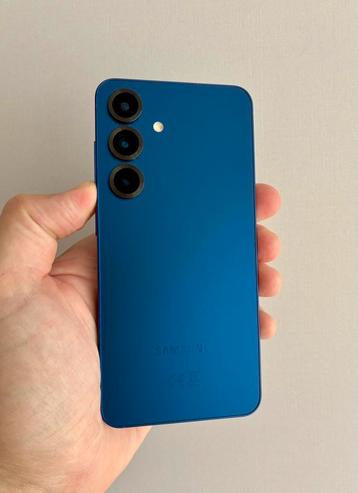 Samsung S25, NIEUWSTAAT, 100%, factuur, gehard glas! beschikbaar voor biedingen