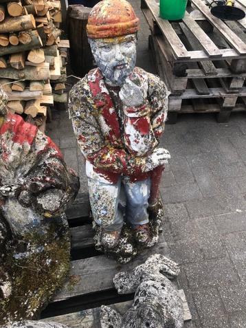 Verschillende betonnen tuinbeelden  beschikbaar voor biedingen