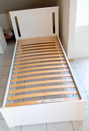 Èèn persoonsbed te koop beschikbaar voor biedingen
