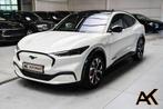 Ford Mustang Mach-E AWD Extended Range - LEDER / NAVI / PANO, Auto's, Automaat, Gebruikt, 540 km, 5 zetels