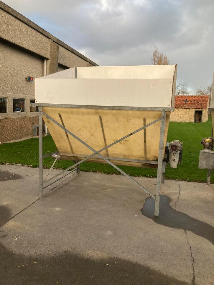 Wachtsilo/bunker/meelsilo, Zakelijke goederen, Landbouw | Veevoer, Ophalen