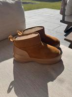 Moon Boots - Low Suede + Faux Fur 1x gedragen, Sport en Fitness, Ophalen, Zo goed als nieuw