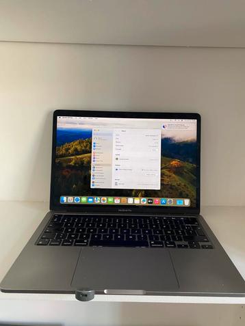 MacBook Pro 13 pouces gris sidéral M1 16GB RAM 500GB SSD beschikbaar voor biedingen