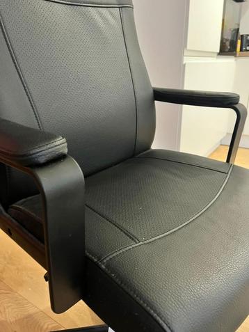 Bureaustoel in zwart leer – €80 beschikbaar voor biedingen