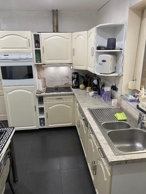 Keuken uitgerust met apparatuur, Huis en Inrichting, Keuken | Complete keukens, Gebruikt, Hoekkeuken, Wit, Overige materialen