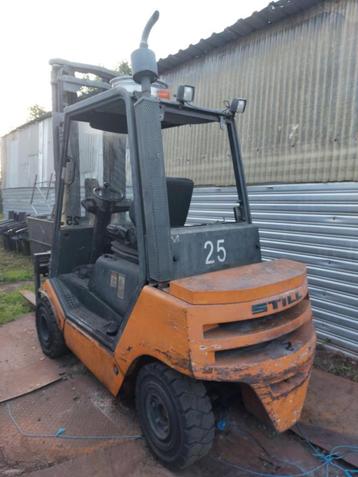 zware heftruck still beschikbaar voor biedingen