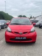 Toyota Aygo 1.0i Benzine - Airco * 1 JAAR GARANTIE * !, Auto's, Voorwielaandrijving, Stof, Zwart, Bedrijf